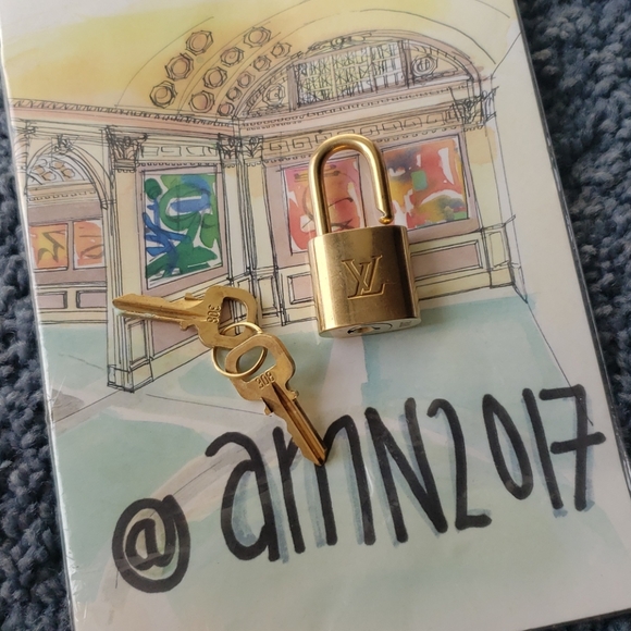 Louis Vuitton Lock & 2 Keys - LV Padlock - Picture 1 of 7